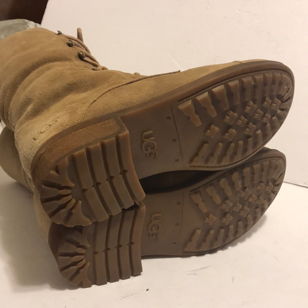 Ugg - Picture 4 of 6